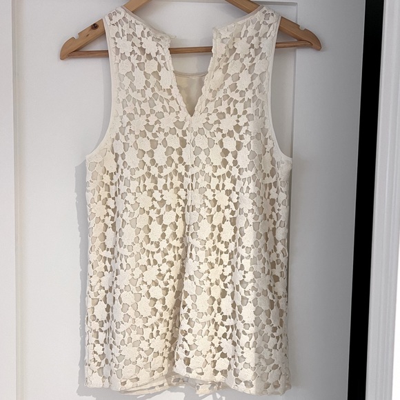 Club Monaco crochet sleeveless top in excellent condition, SIZE SMALL - Picture 2 of 3
